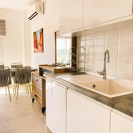 Apartment Thalassa & With Big Balcony