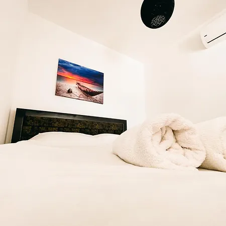 Thalassa & With Big Balcony Apartment Vokolidha